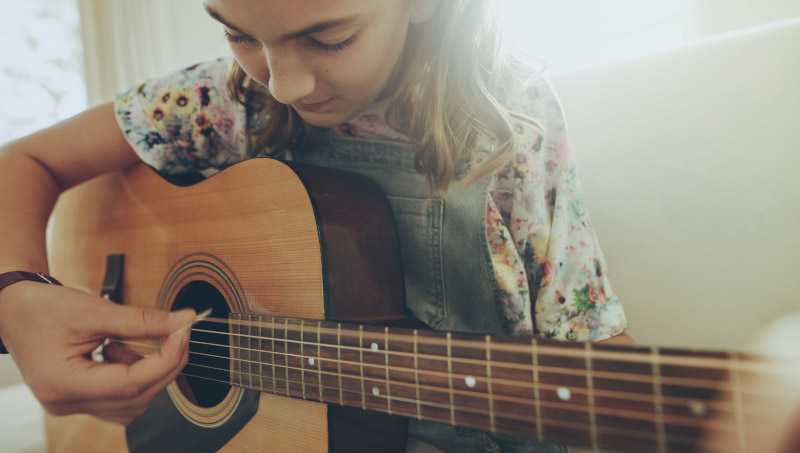 Learn Guitar: A Beginner’s Guide to Mastering the Strings